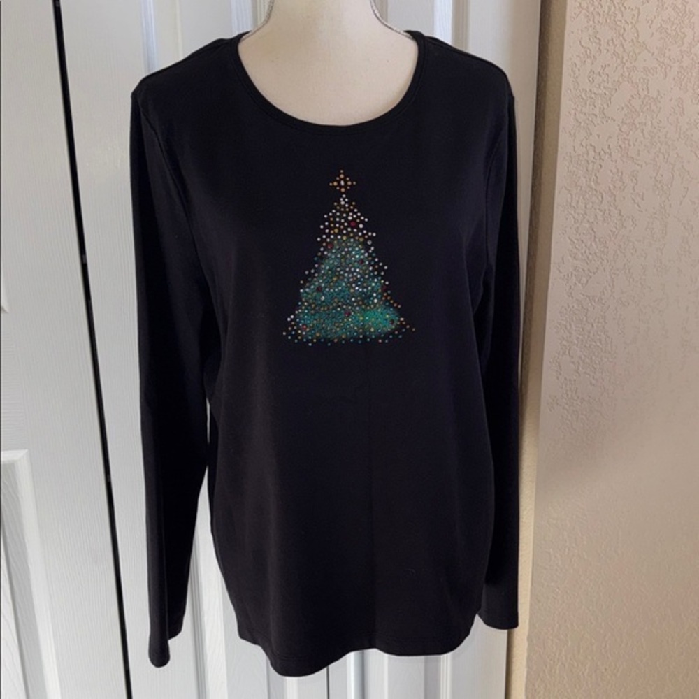 Croft & Barrow Black Long Sleeve Top with Tree Design